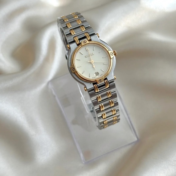 AUTHENTIC VINTAGE GUCCI TWO-TONED WATCH - Picture 2 of 7
